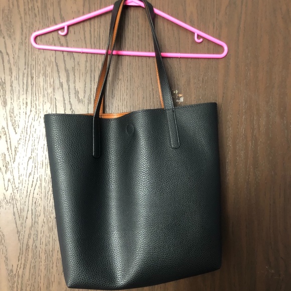 Black Handbag - Picture 1 of 2